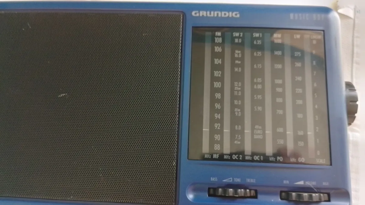 VINTAGE GRUNDIG RADIO - Image 1