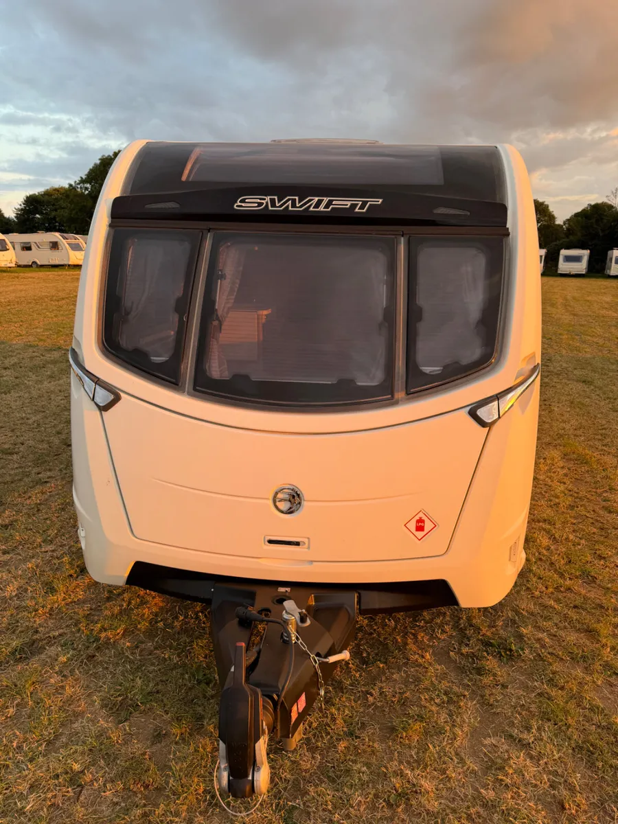 Swift 580 – Top of the Range Touring Caravan - Image 2