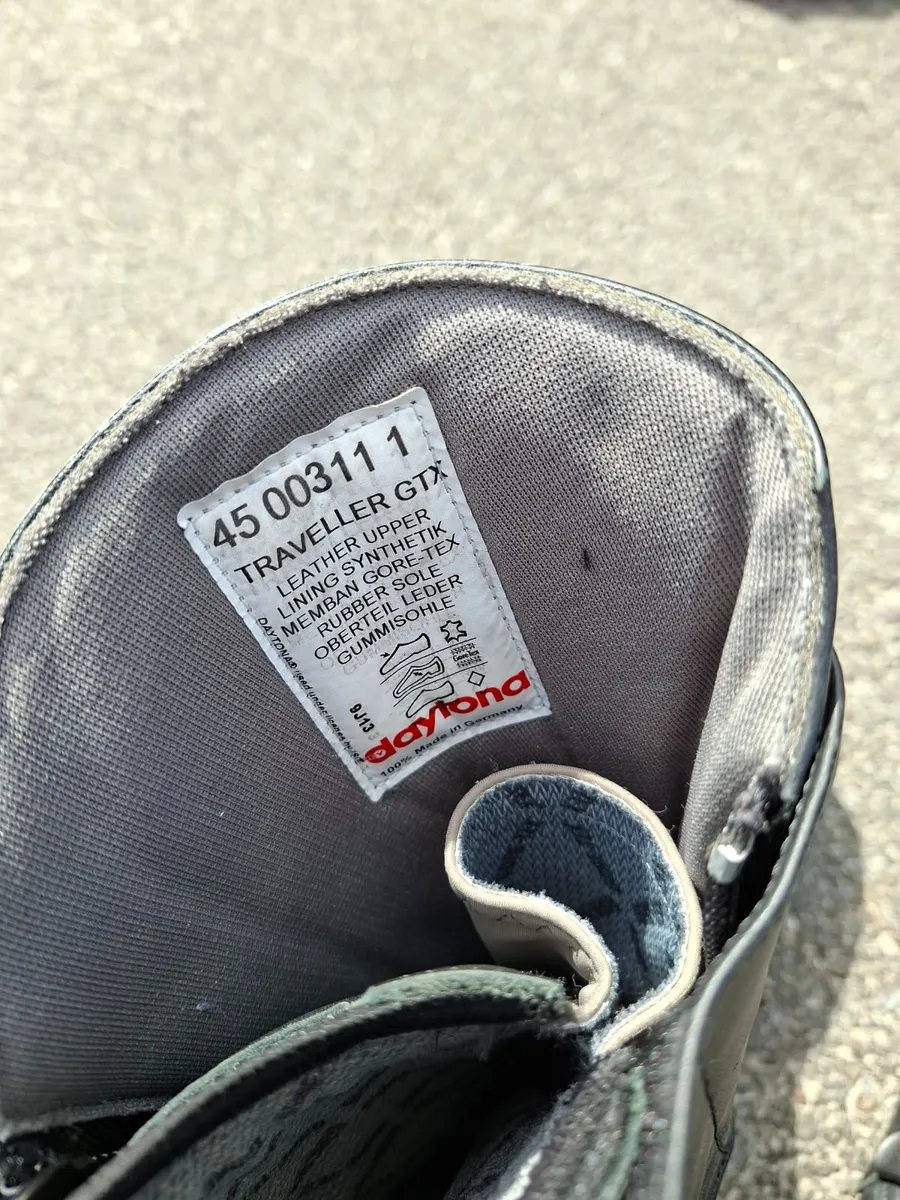 motorcycle boots / helmet /bag - Image 3