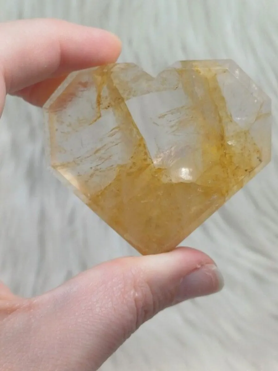 Golden healer heart with stand - Image 2