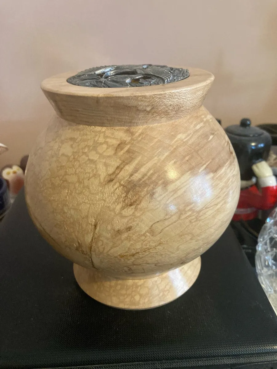 Hand craved Donegal vase free postage - Image 1