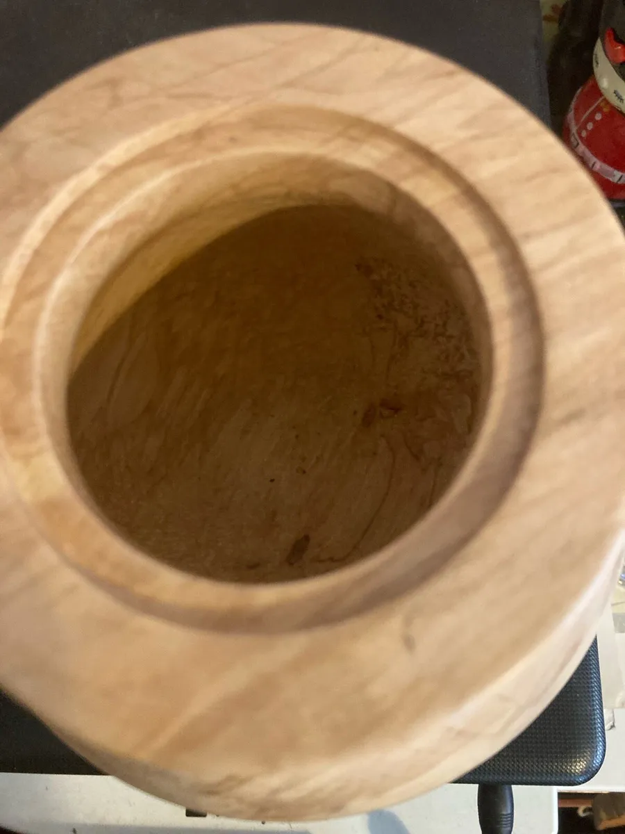 Hand craved Donegal vase free postage - Image 3