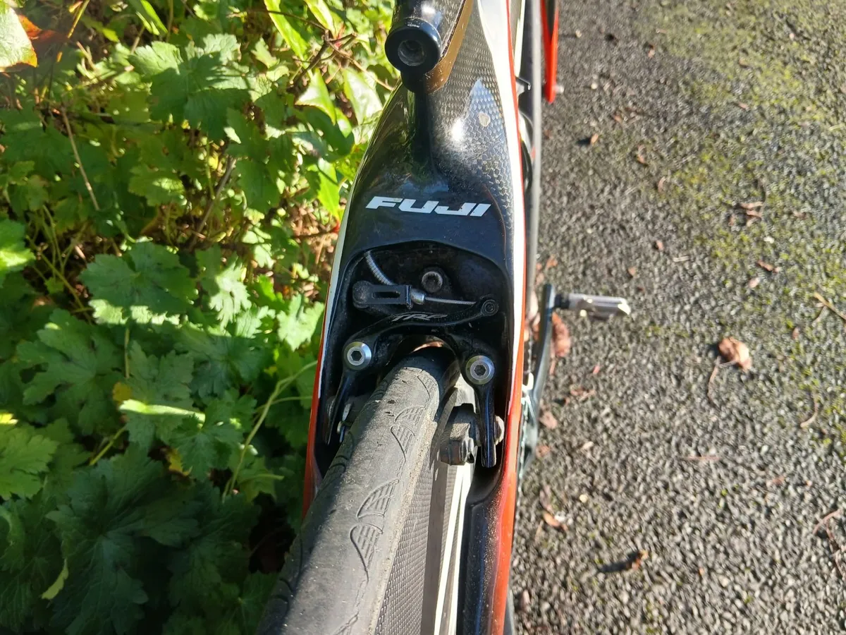 Fuji D6 3.0 TT Bike & Helmet - Image 4