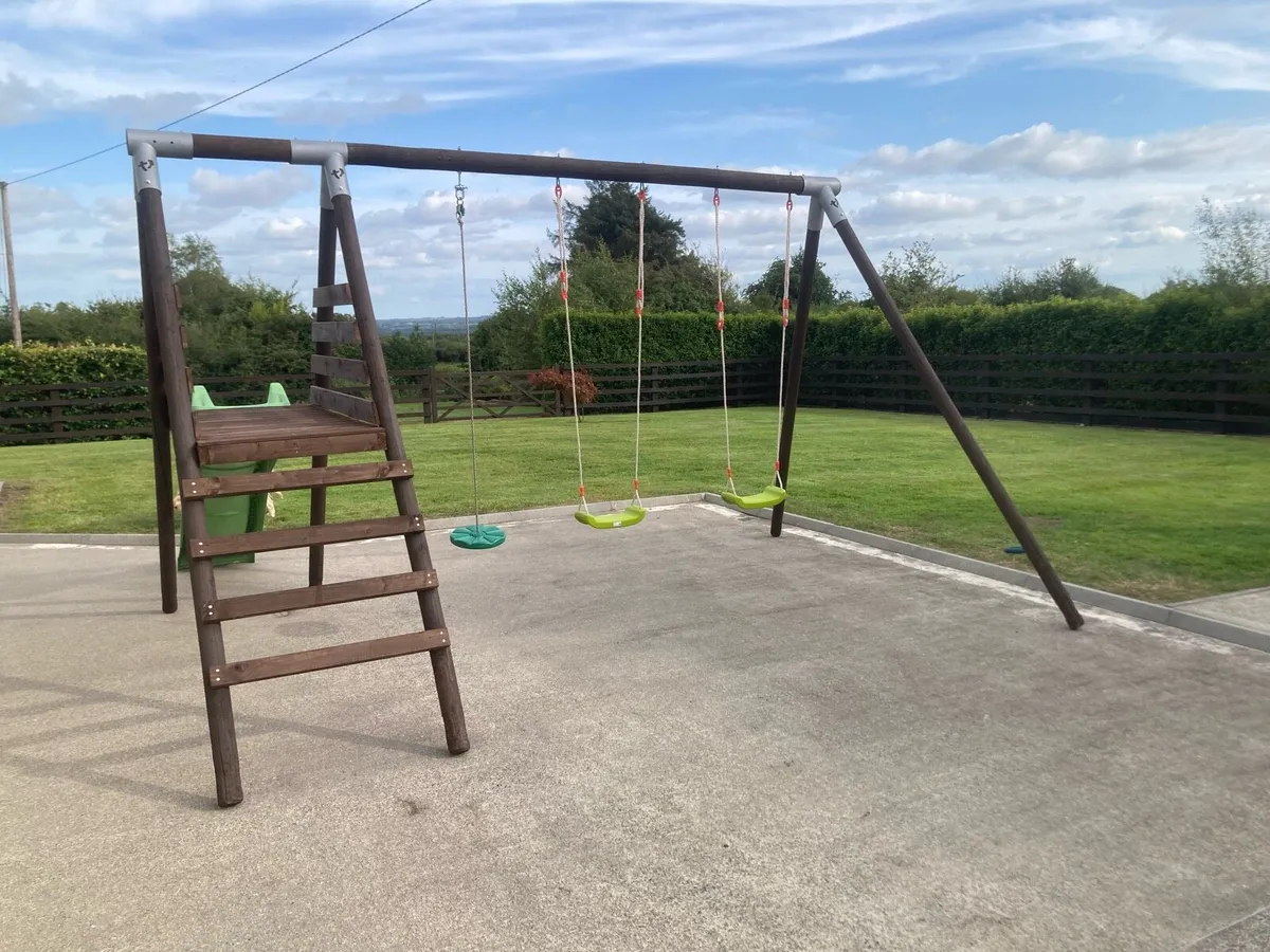 Children’s swings and slide - Image 1