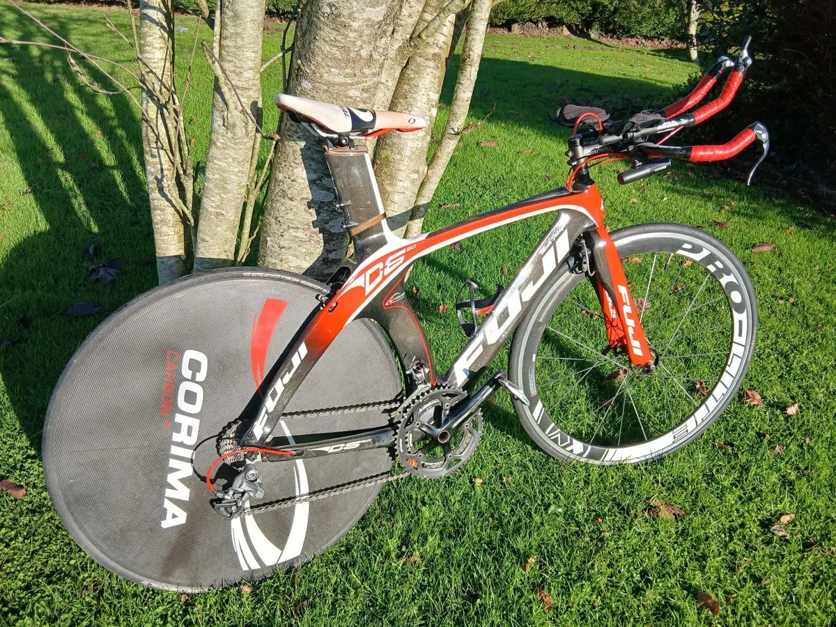 Fuji D6 3.0 TT Bike & Helmet - Image 1