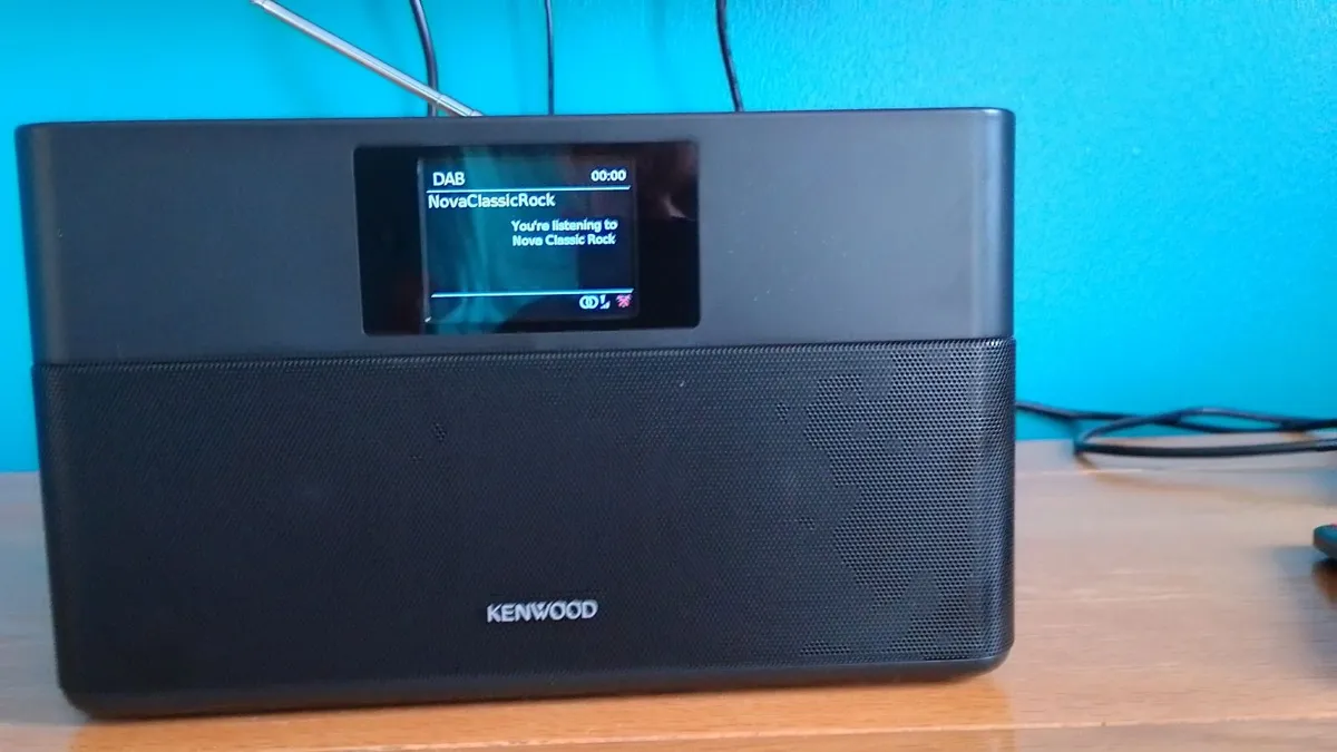 KENWOOD SMART RADIO WITH BLUETOOTH - Image 3