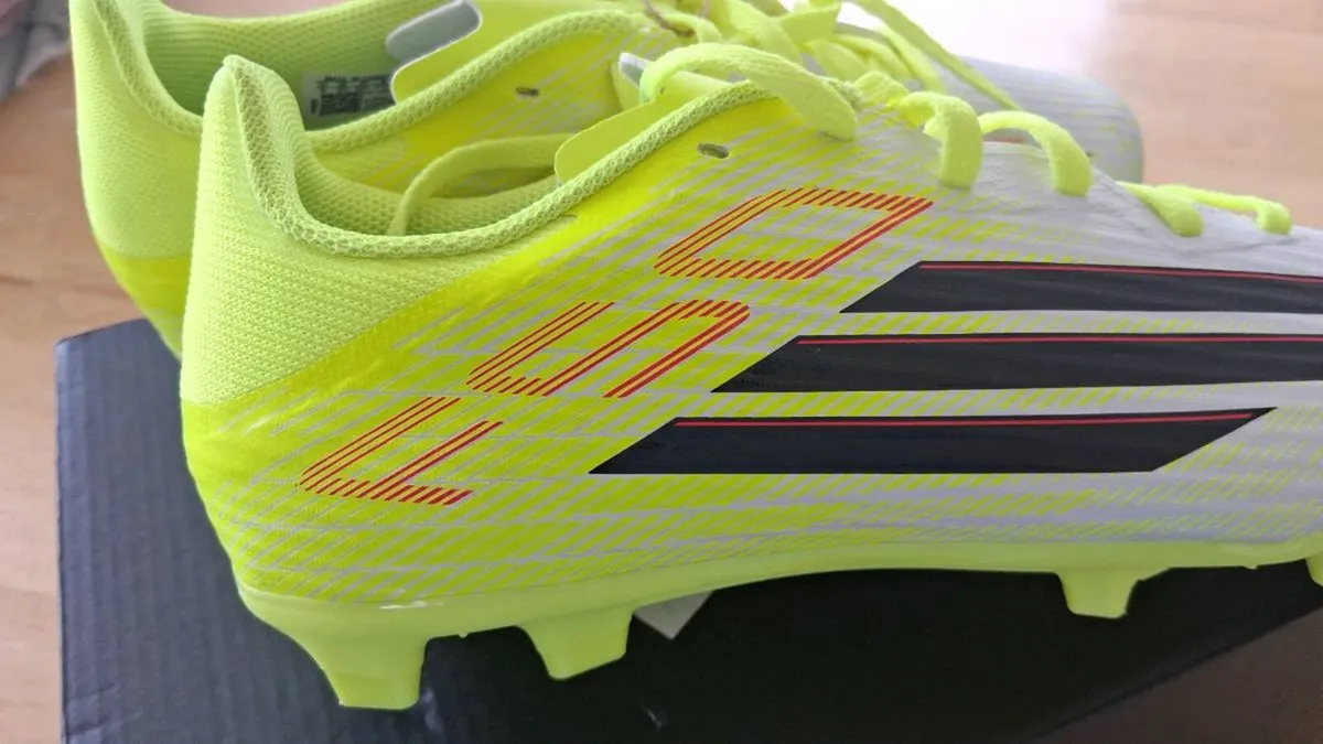 Adidas F50 size UK 5 1/2 - Image 1