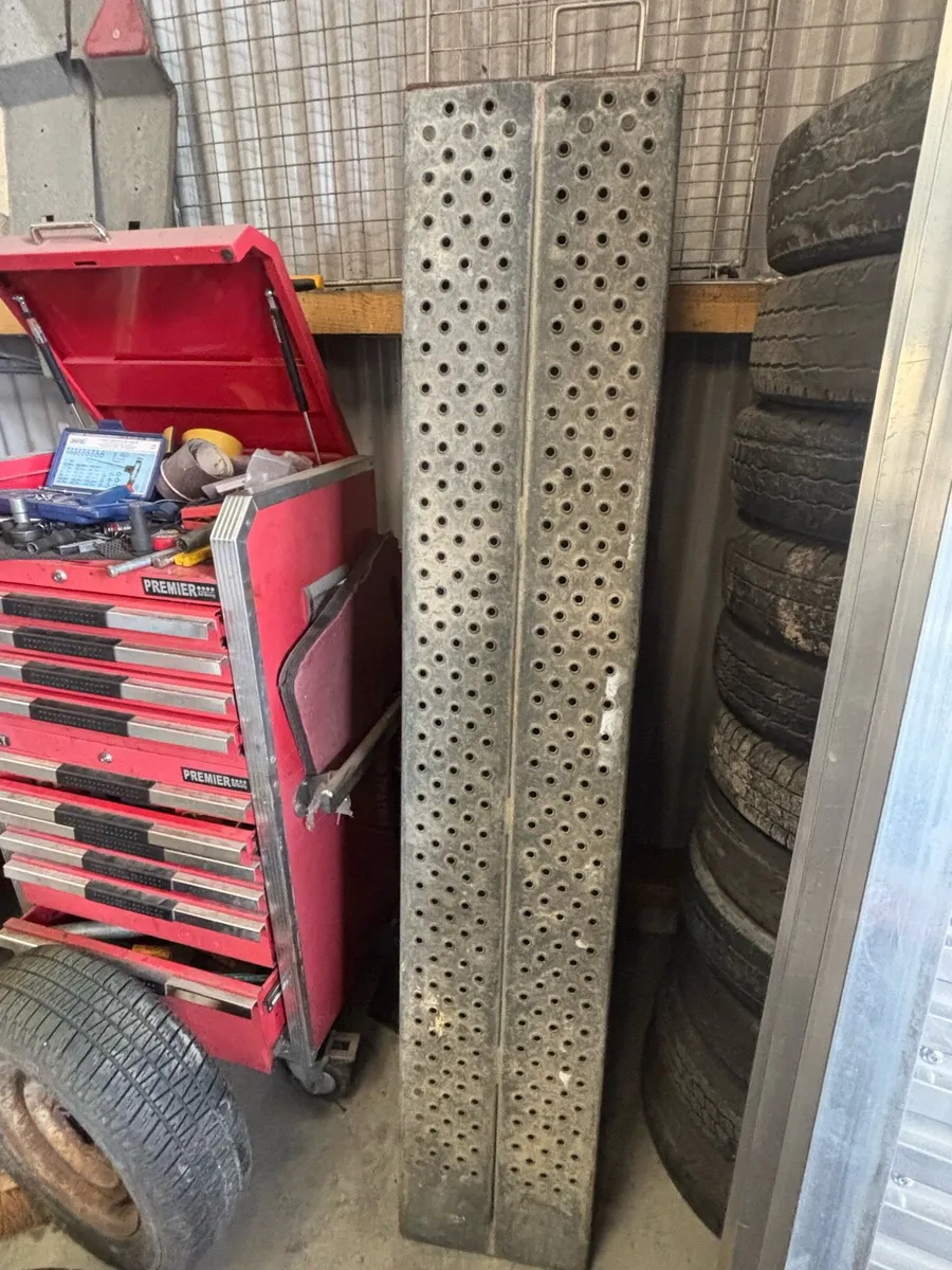 6foot Ifor Williams trailer ramps - Image 2