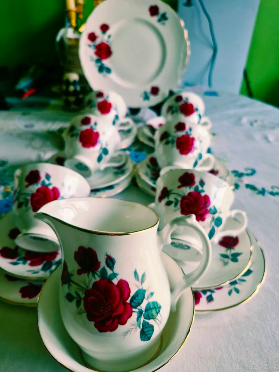3 x lovely quality original 21piece tea services - Image 1