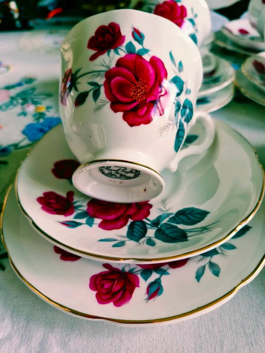 3 x lovely quality original 21piece tea services - Image 2