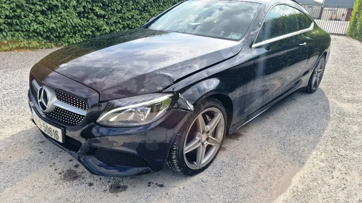 2016 Mercedes c220 coupe Amg line premium plus - Image 4