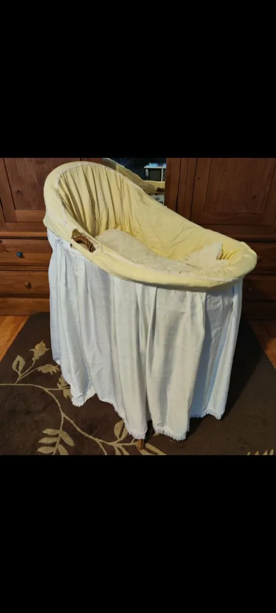 Moses Basket with Stand and Travel Cot - Image 2