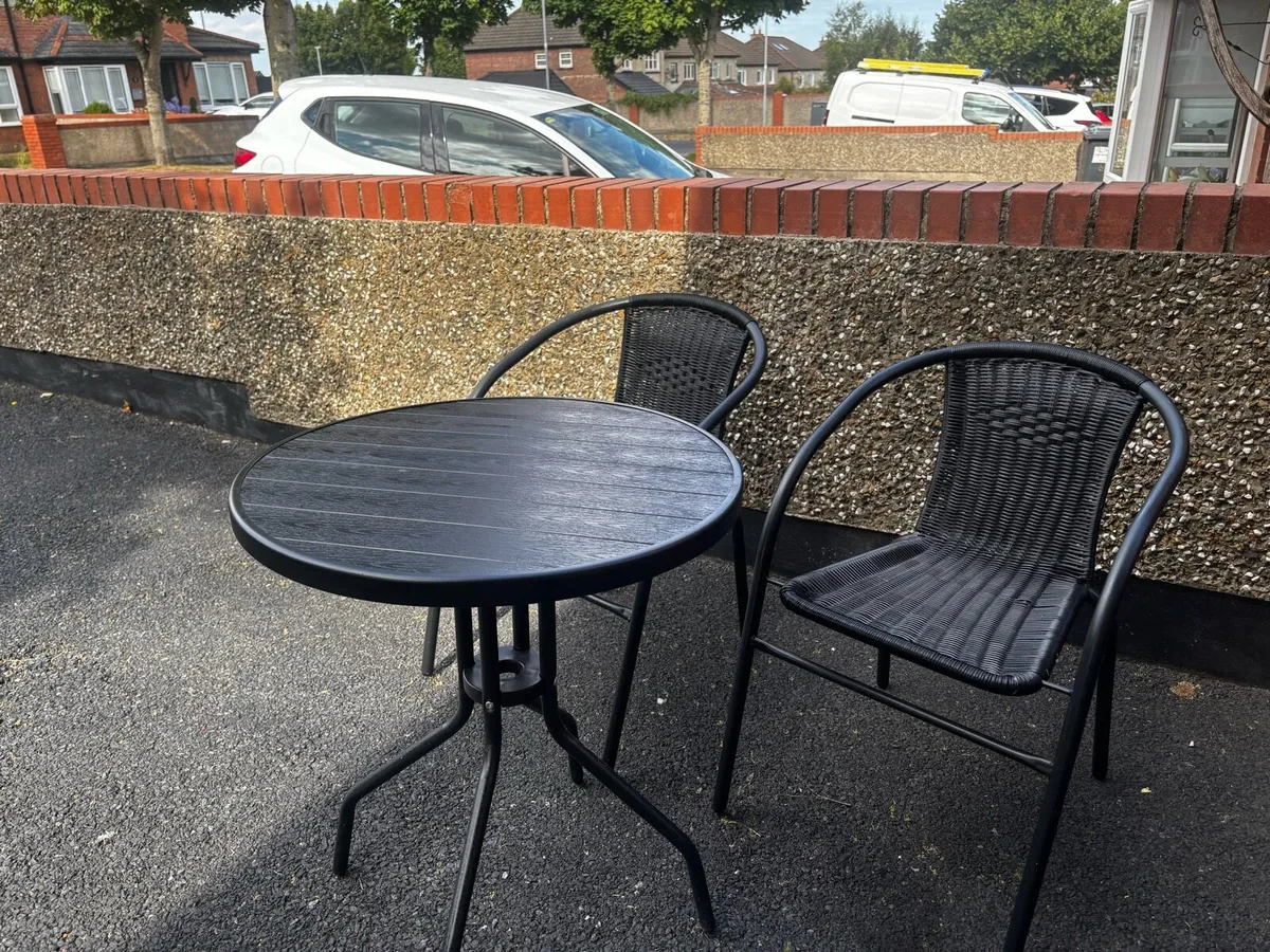 Garden Table and two chairs - Image 1