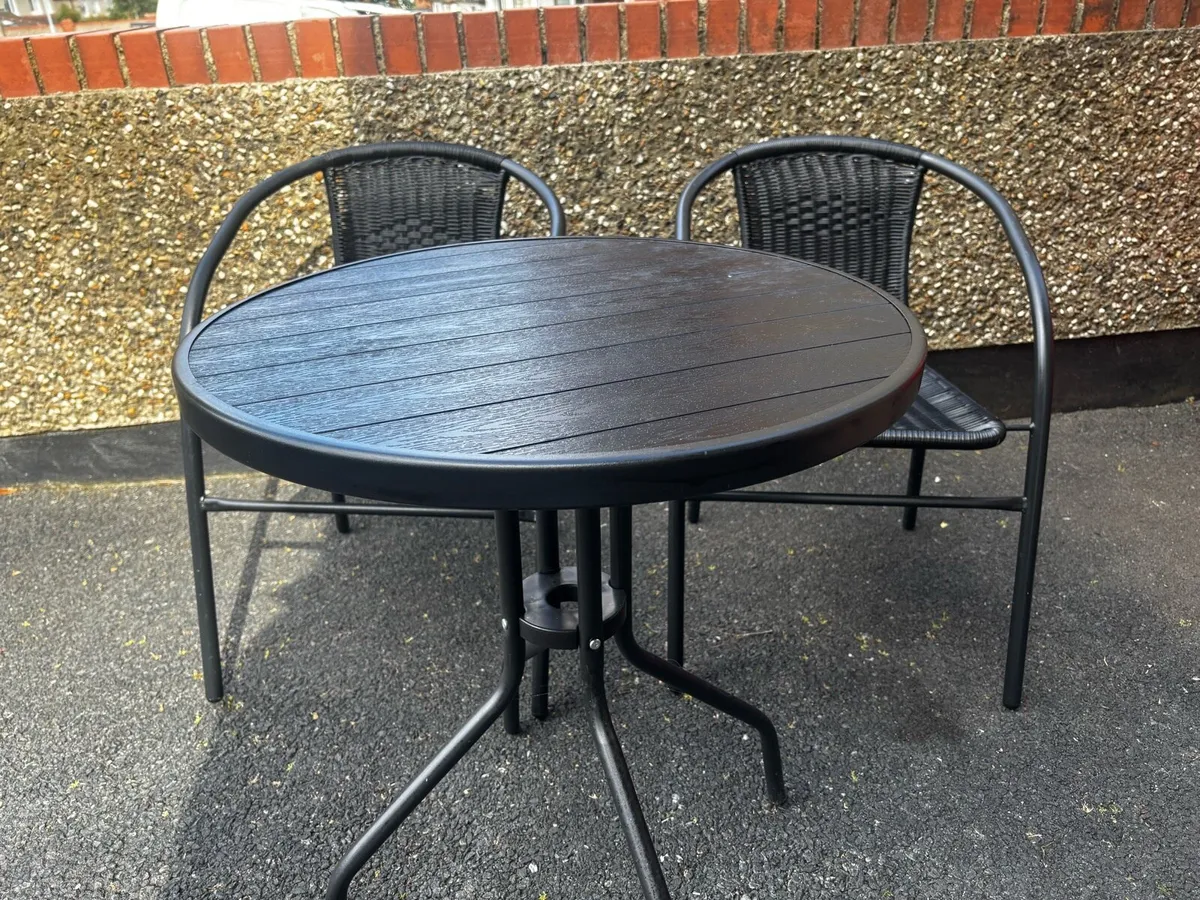 Garden Table and two chairs - Image 2
