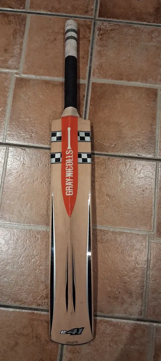 Gray Nicolls E41 Cricket Bat & Batting Kit - Image 4