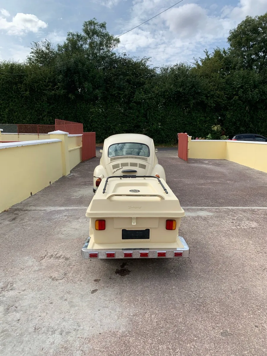 Volkswagen Beetle and Camping trailer - Image 2