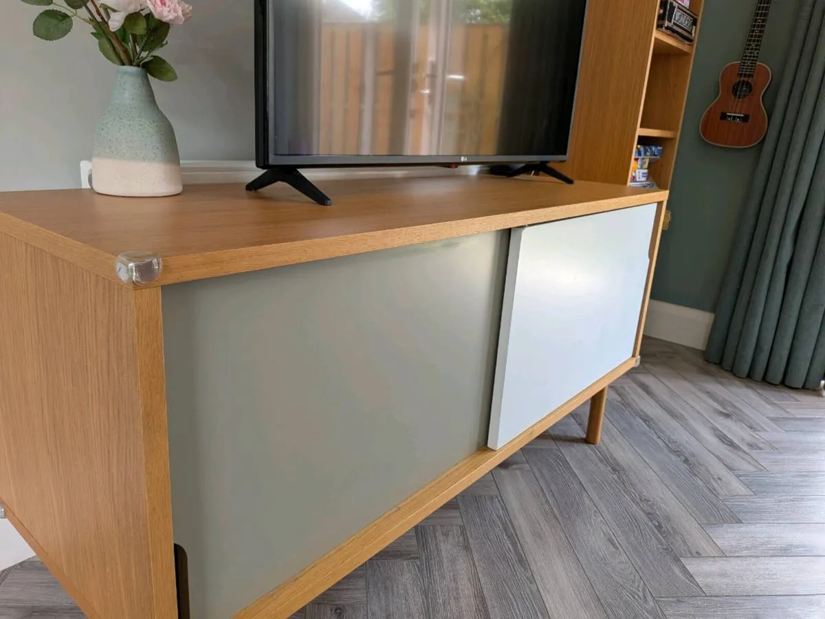 TV Unit - Image 4