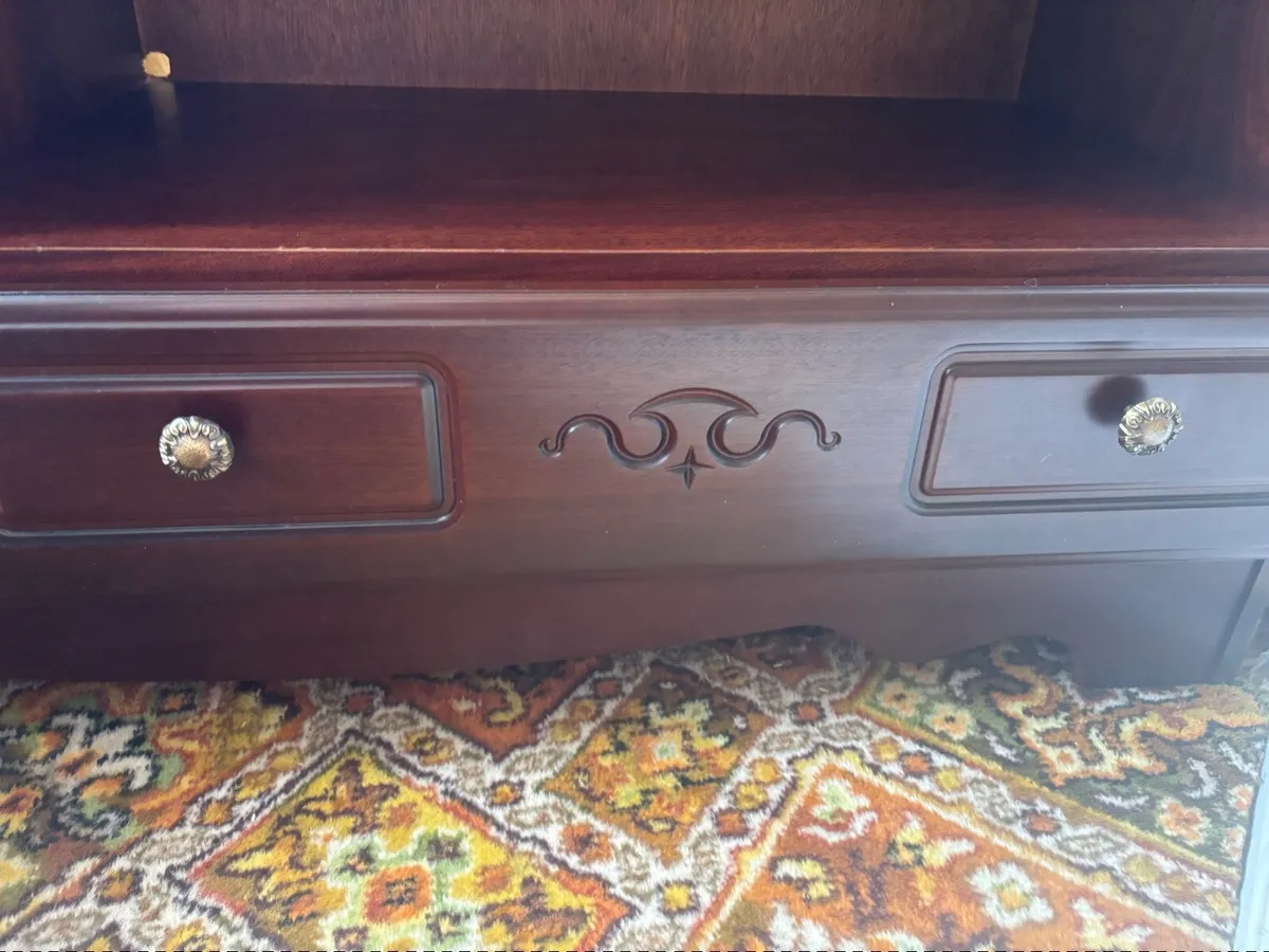TV stand - Image 2