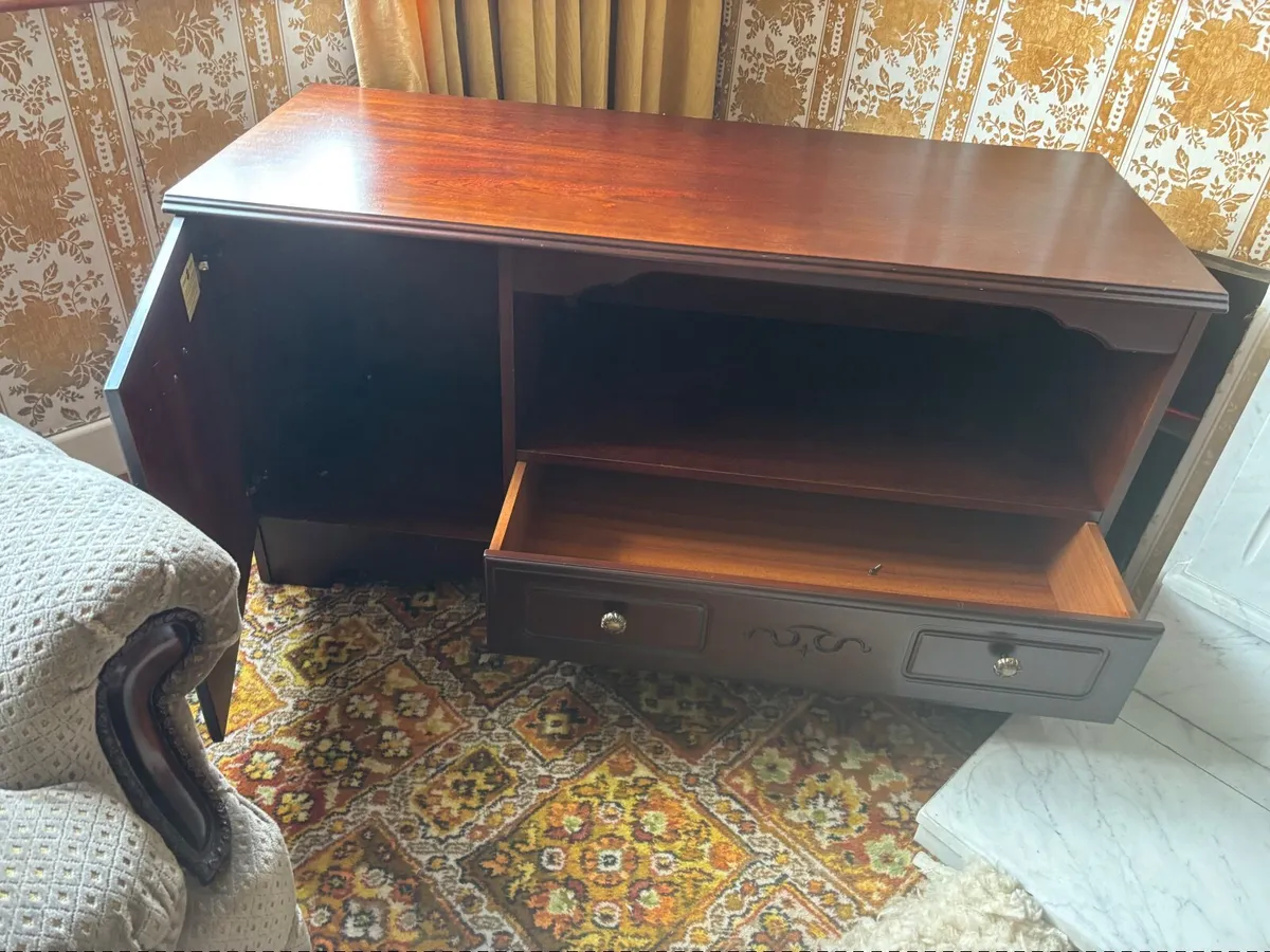 TV stand - Image 3
