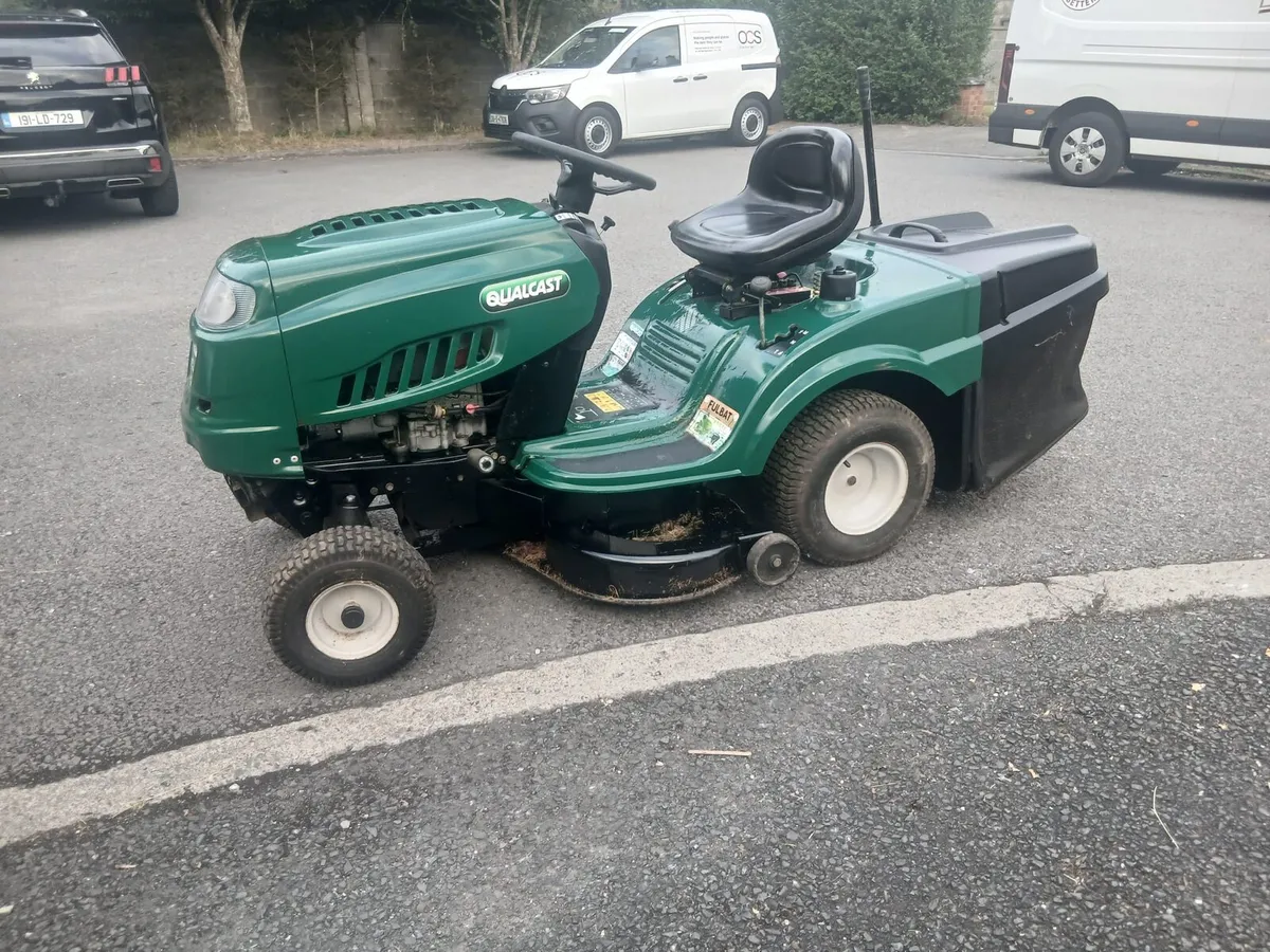 Ride on lawnmower - Image 2