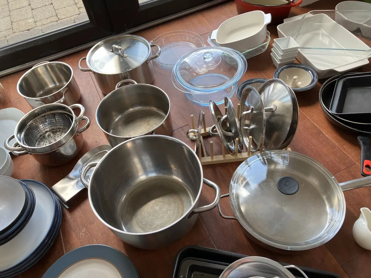 Various Cooking and baking dishes/pans/pots more - Image 3