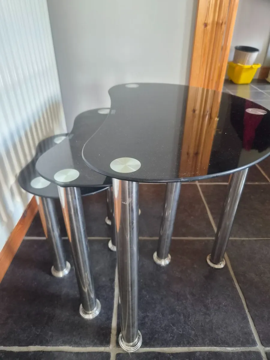 Nest of tables - Image 1
