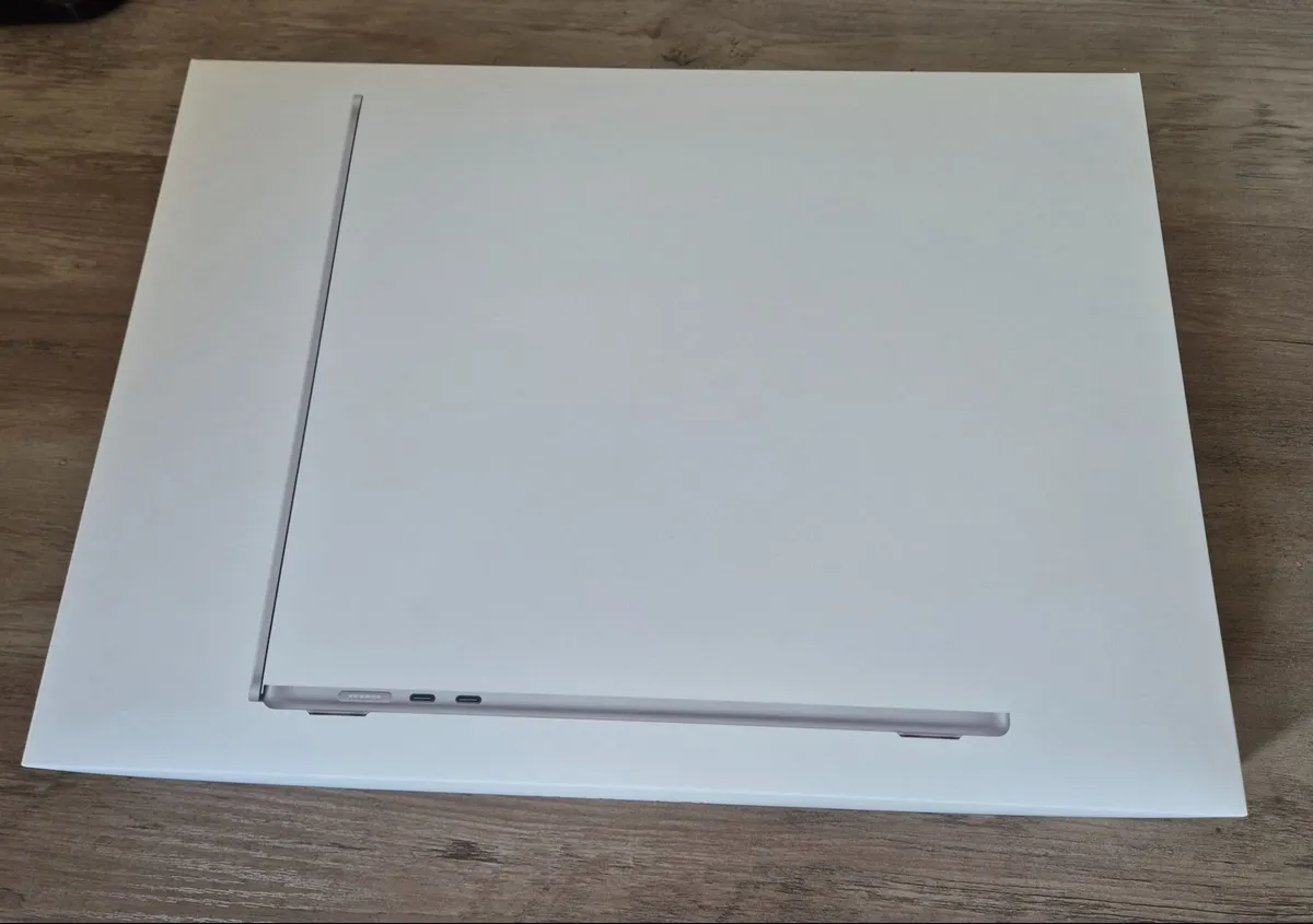 Apple Macbook Air 15" (2026) - M5, 512 Gb , 16 Gb - Image 1