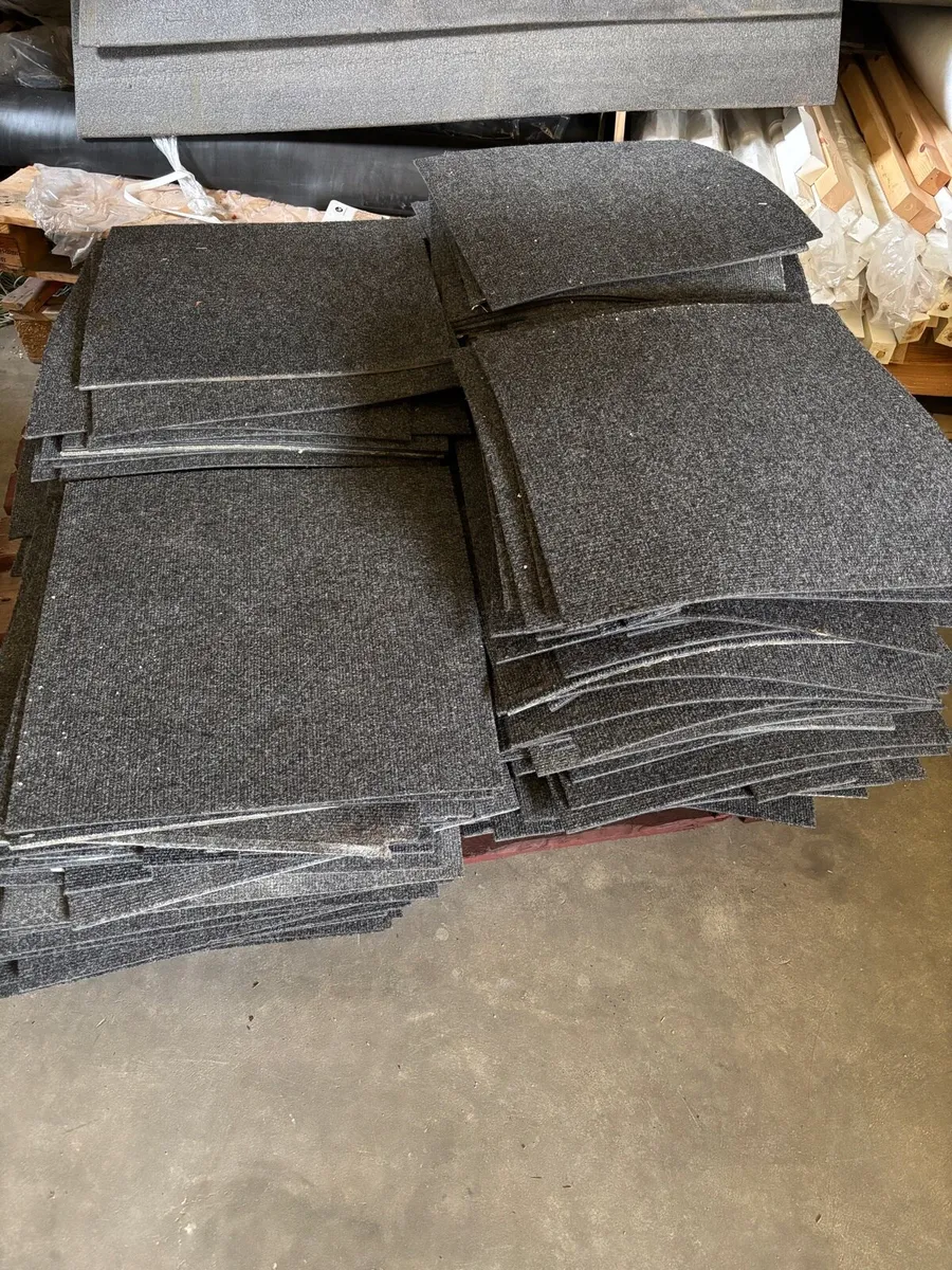 Free carpet & vinyl tile flooring - Image 1