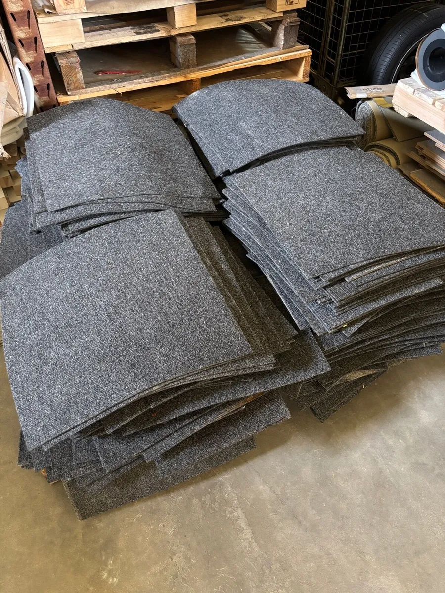 Free carpet & vinyl tile flooring - Image 2