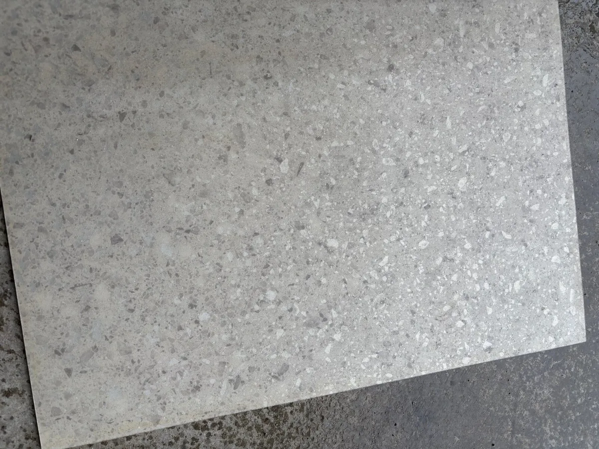 Free carpet & vinyl tile flooring - Image 3