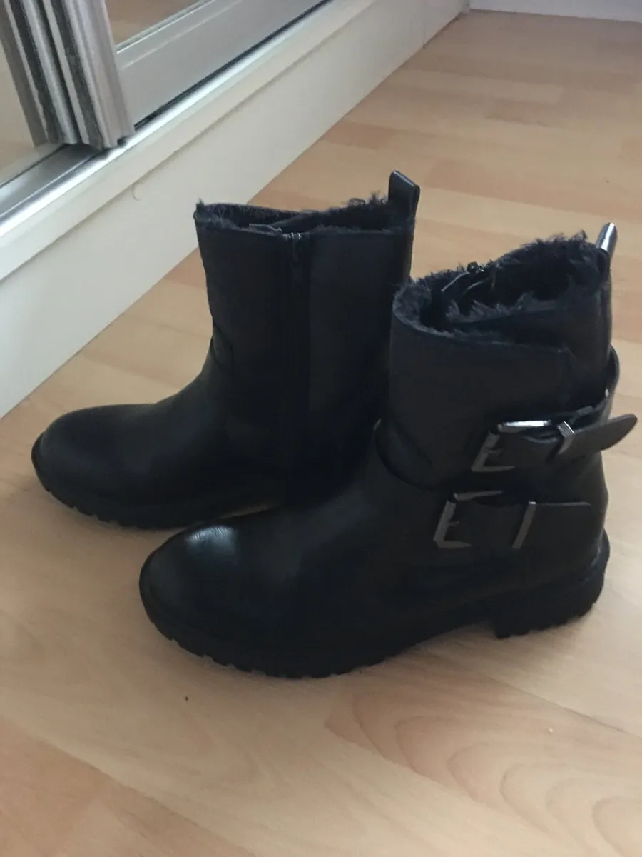 Black Boots - Image 1