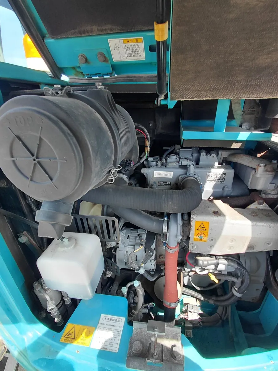 Kelbelco excavator SK75SR - Image 4