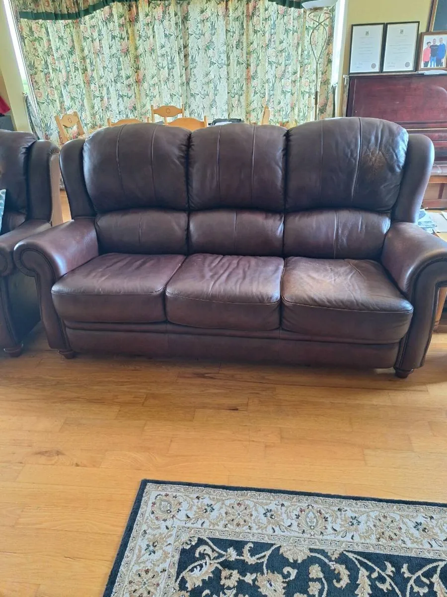 Brown leather suite - Image 2