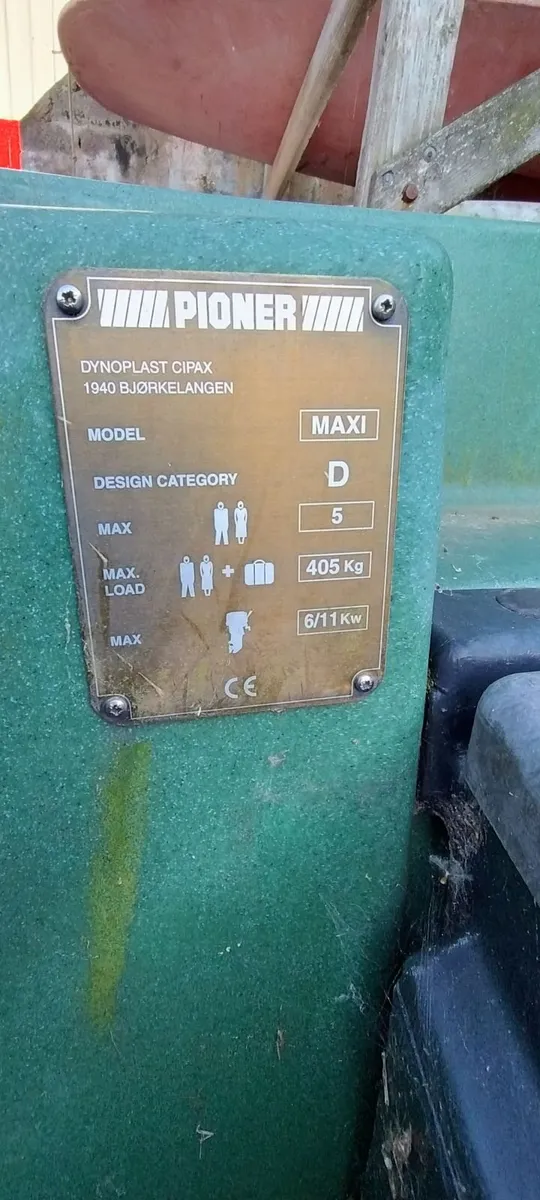 12 foot Pioner Maxi &  8 HP Honda 4 Stroke (2007) - Image 4