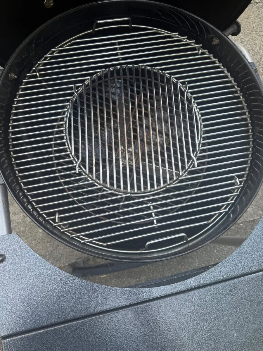 BBQ  WEBER charcoal 57cm - Image 3