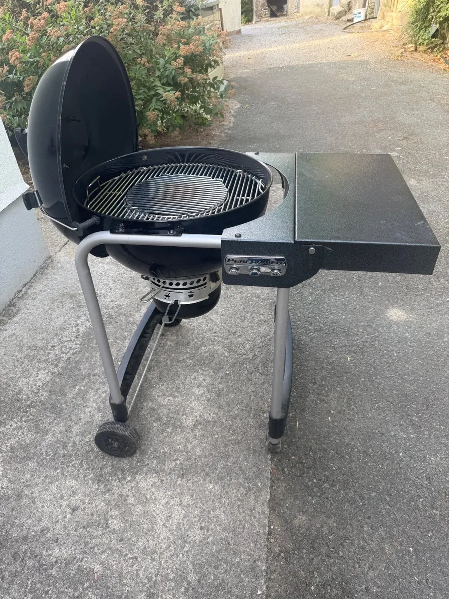 BBQ  WEBER charcoal 57cm - Image 4