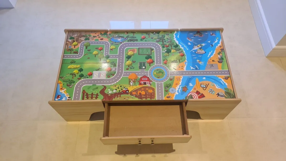 childrens play table - Image 2