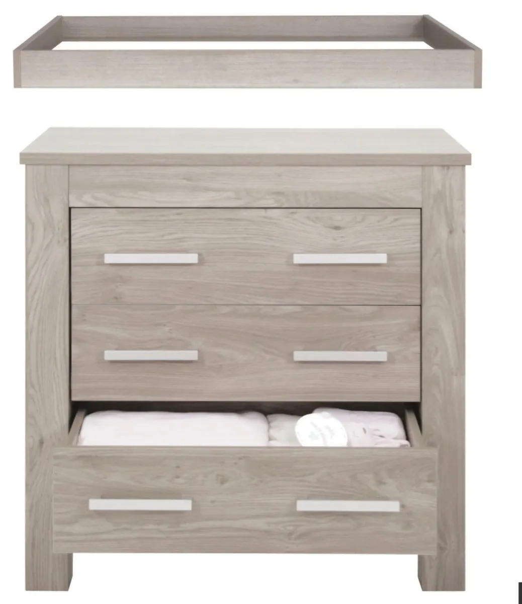 Cot Bed and Chester Drawers - Image 4