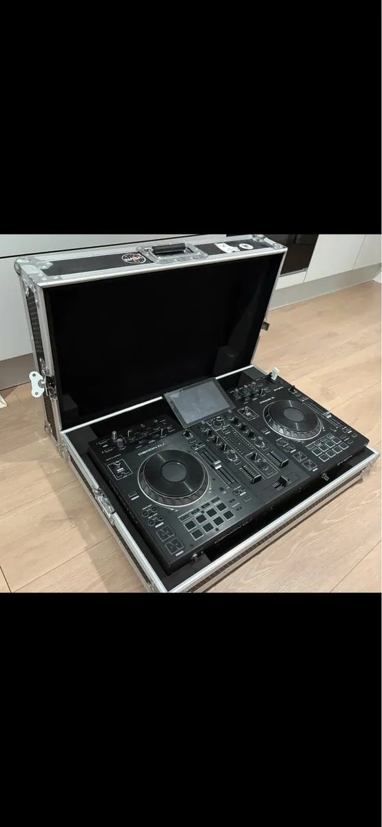 Denon prime 2 standalone DJ turntables - Image 1