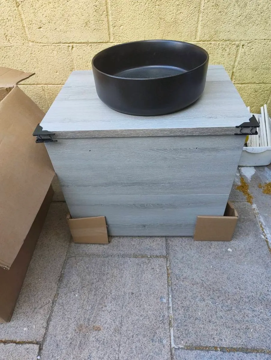 Sink wall hang unit 2 draws 600mm x470mm - Image 2