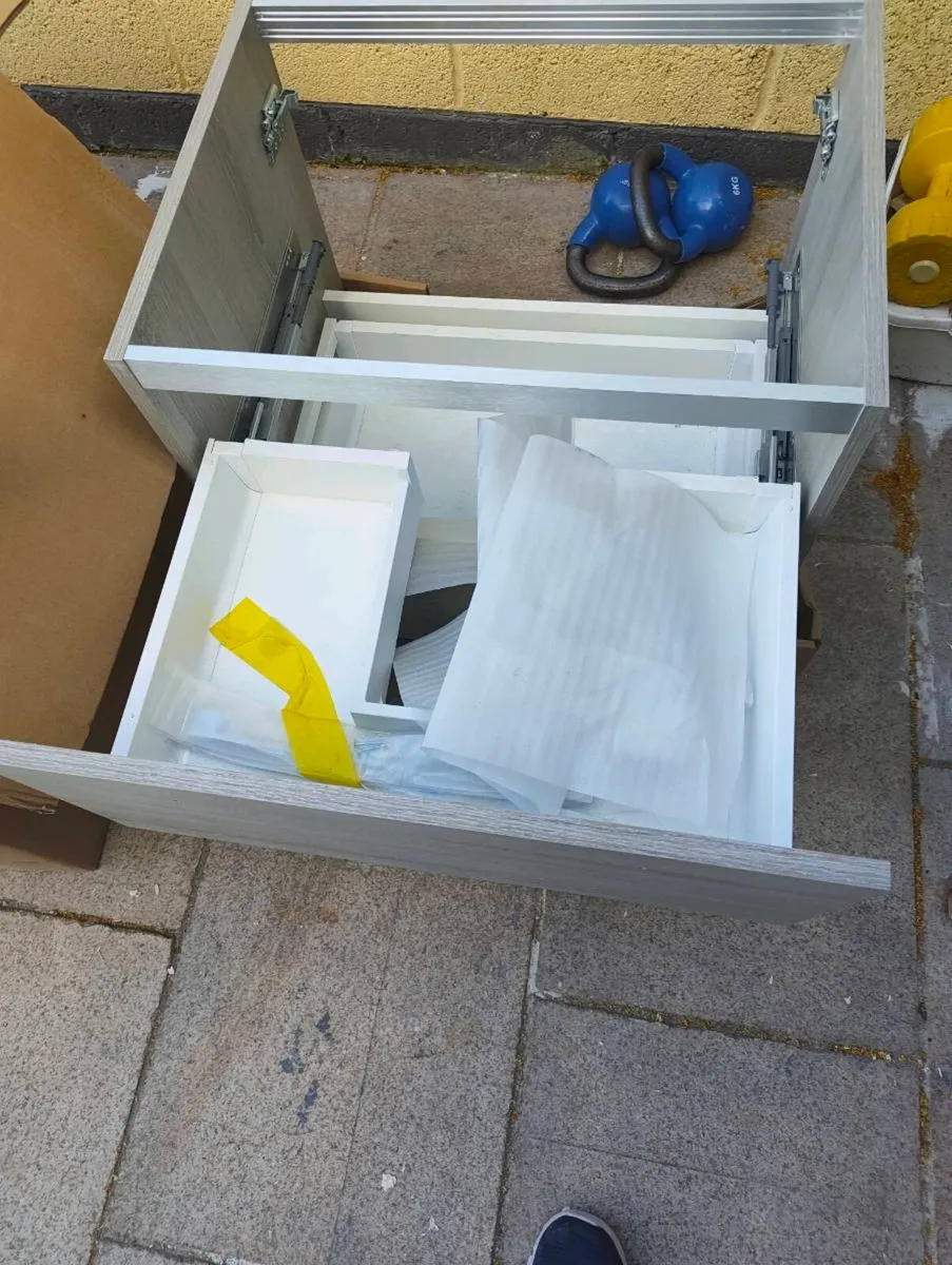 Sink wall hang unit 2 draws 600mm x470mm - Image 3