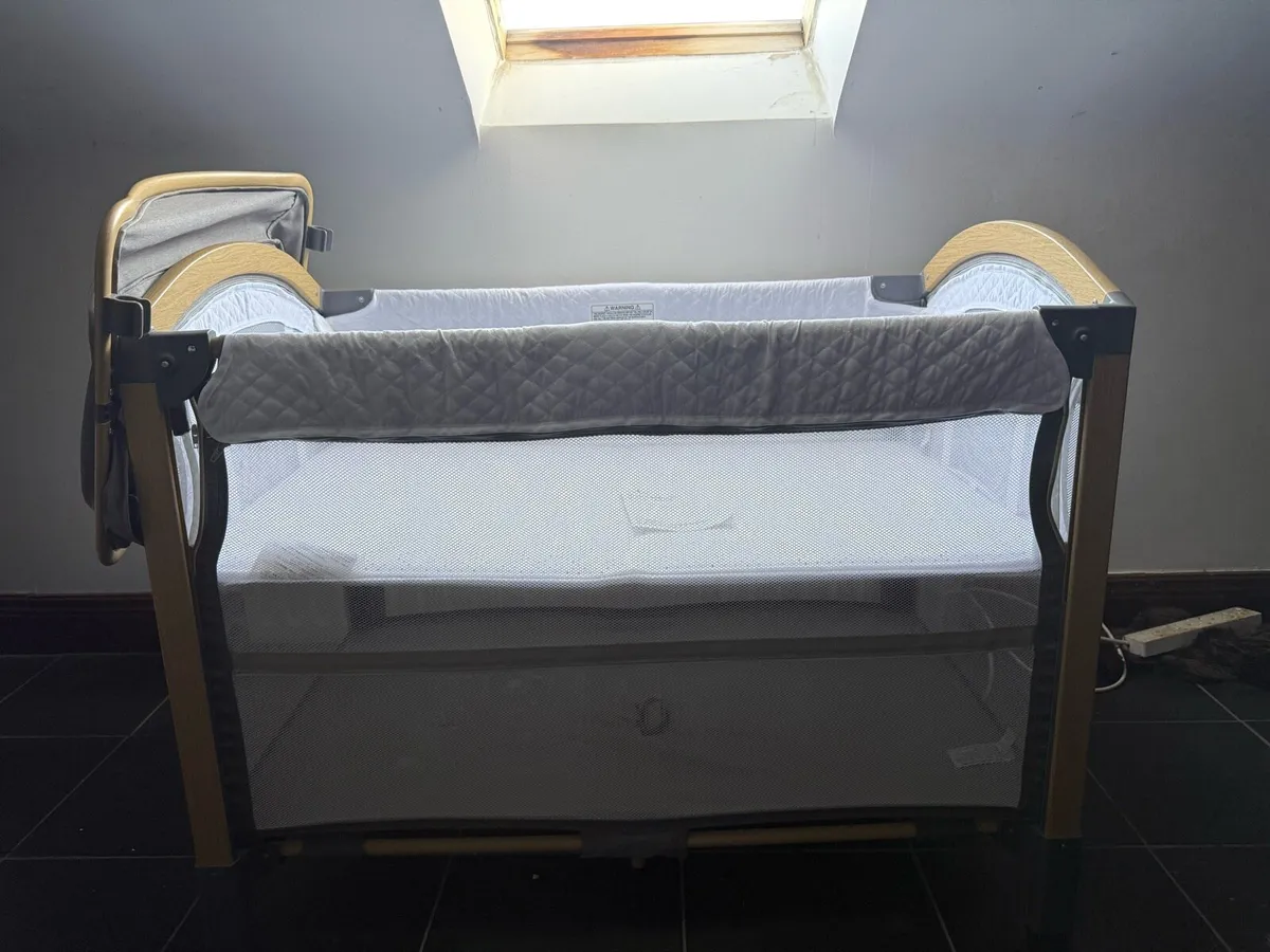 Baby cot - Image 1
