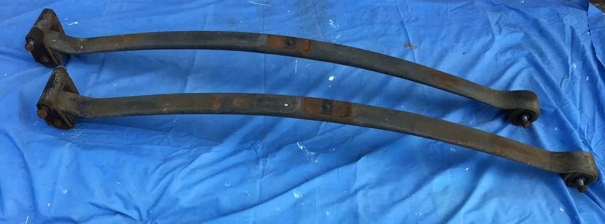Pair of Rear Leaf Springs – VW Crafter 35 2016 - Image 1
