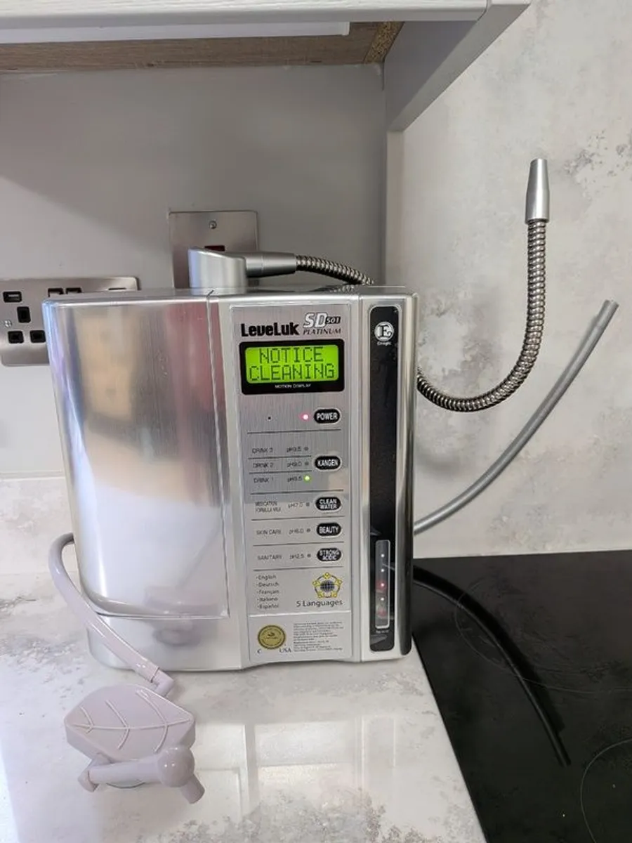Enagic Leveluk SD501 Platinum Kangen Water Ioniser - Image 1