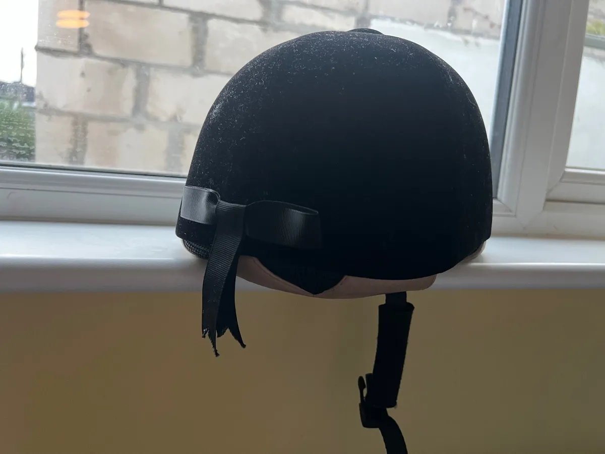 Gatehouse Jeunesse Velvet Riding Helmet (2 sizes) - Image 3
