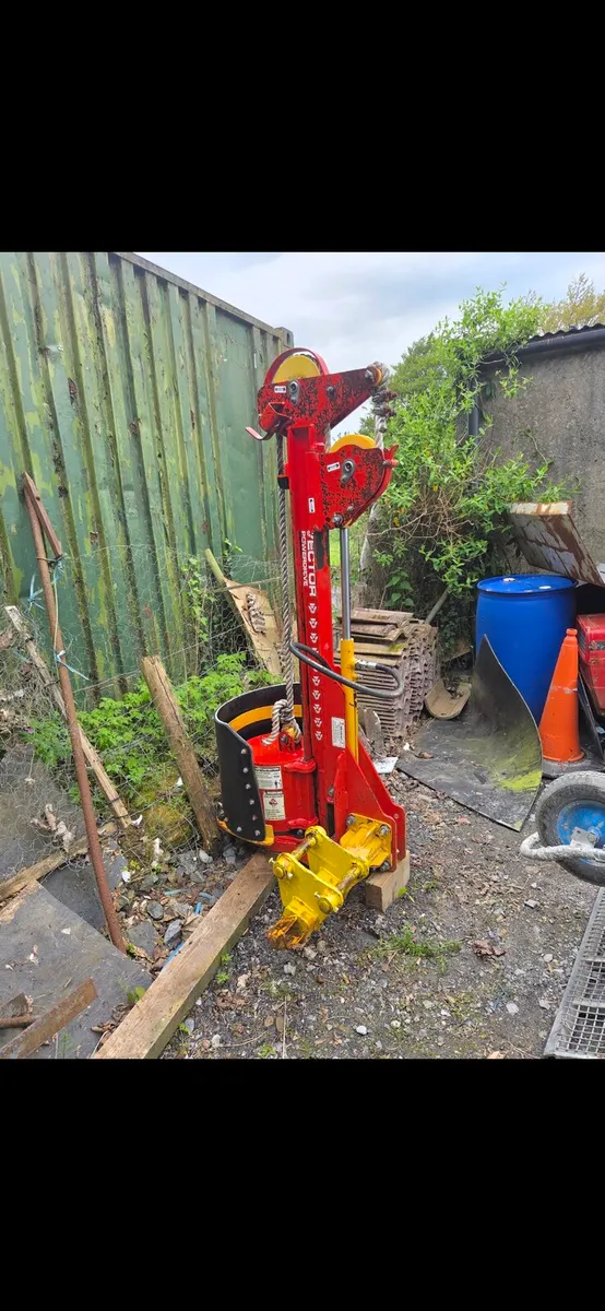 Post driver for 3ton mini digger