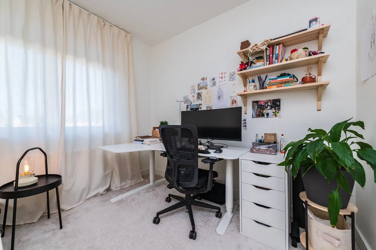 Electronic standing desk IKEA - Image 1