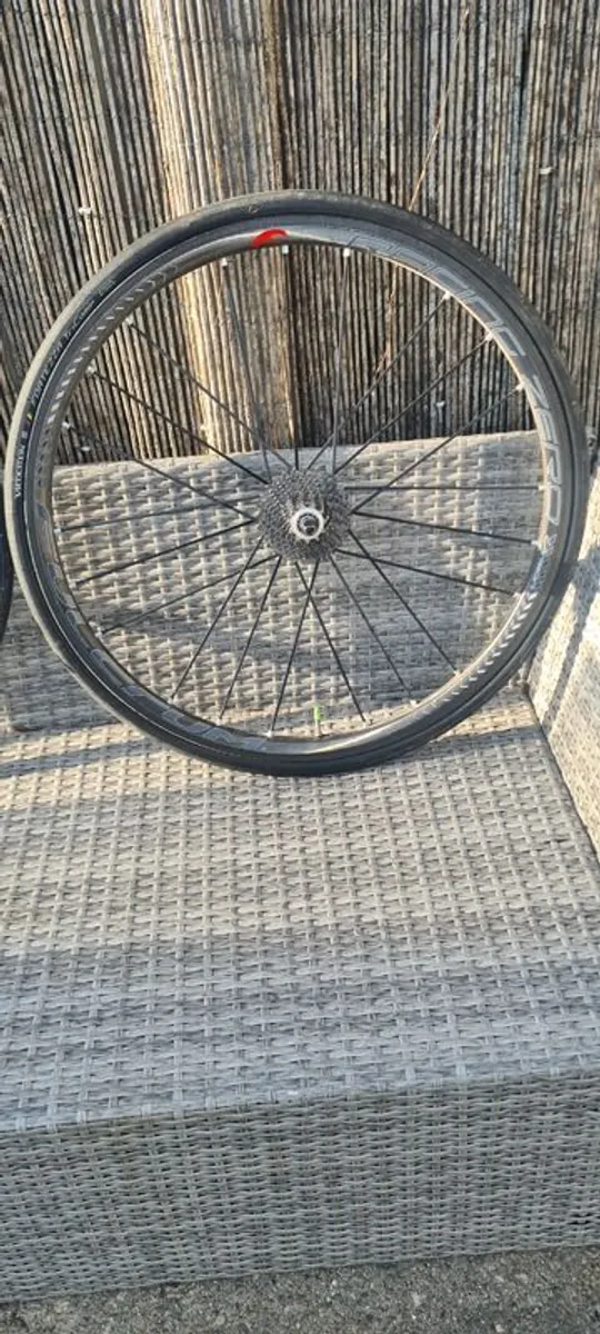 Fulcrum racing zero carbon clinchers. - Image 2