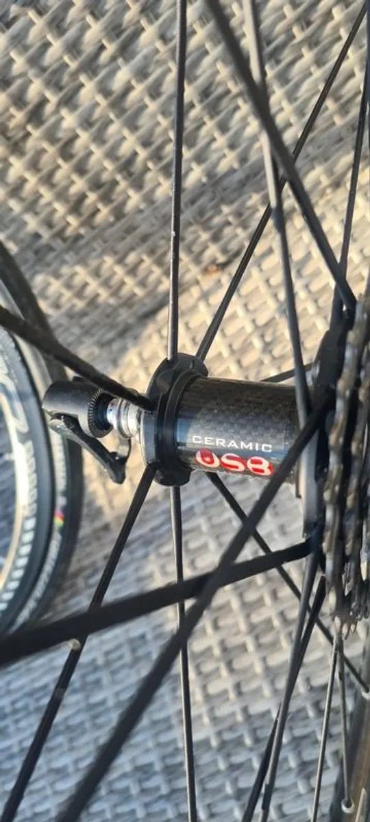 Fulcrum racing zero carbon clinchers. - Image 4