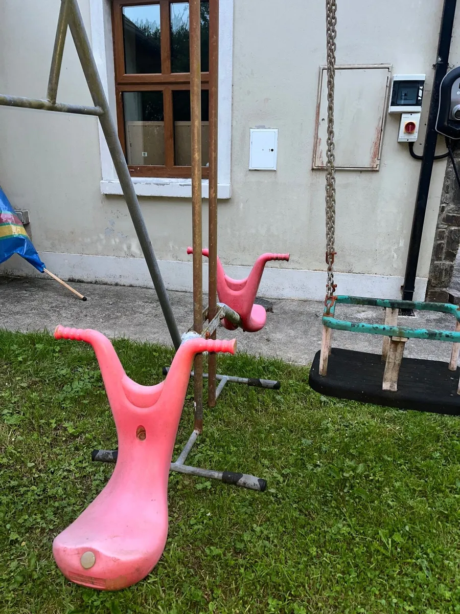 Metal Swing Set - Image 3